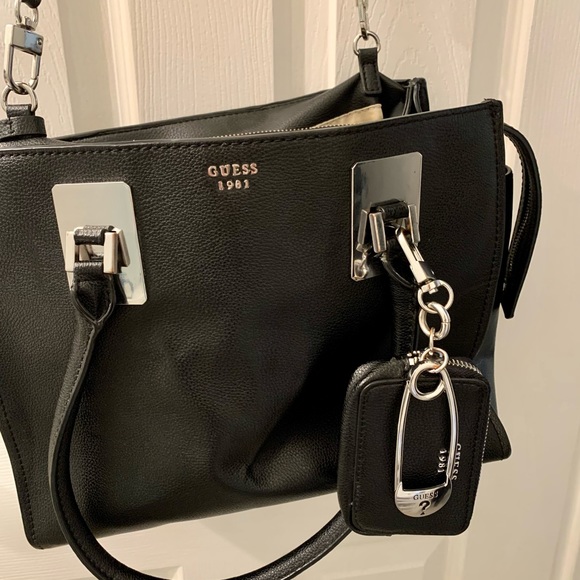 Guess Gabi satchel bag in good condition and clean preowned - Picture 12 of 12